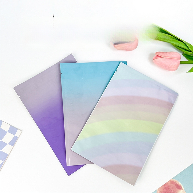 Savarankiškai užsidaranti pakuotės kišenė su plokščia kišene; medžiaga OPP+PET+CPP; kilmė Yiwu, Kinija; prekinis ženklas New Look