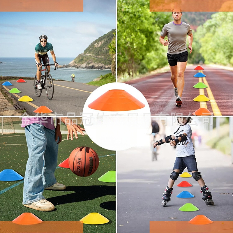 Set de 50 discuri cu logo pentru antrenamente de fotbal — material PE, brand Crown, accesorii de antrenament; potrivit pentru fotbal, volei cu picioarele, tenis de masă și badminton.