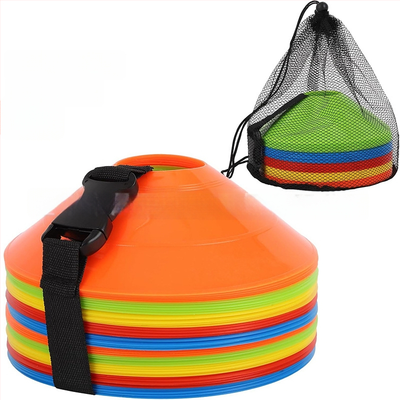 Set de 50 discuri cu logo pentru antrenamente de fotbal — material PE, brand Crown, accesorii de antrenament; potrivit pentru fotbal, volei cu picioarele, tenis de masă și badminton.