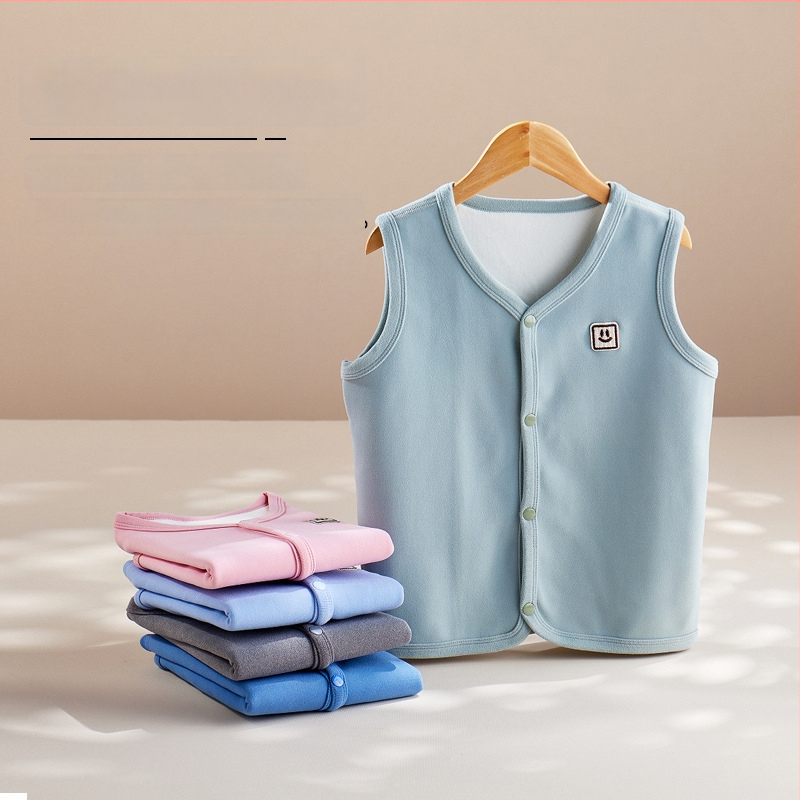 Bērnu ziemas veste ar biezāku flīsa odere, pogu slēgšana vienas rindas, poliestera odere un pildījums, vienkrāsains raksts, akadēmijas kardigāna stils