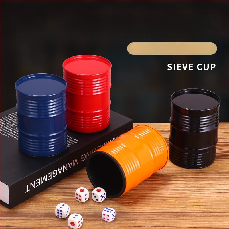 Σετ κύπελλα ζαριών σε μορφή δοχείου λαδιού, διπλού επιπέδου μεταλλική κατασκευή βαμμένη με επίχρισμα, πλαστικά εξαρτήματα, δυνατότητα εκτύπωσης λογότυπου, συσκευασία 120 τεμάχια, κατασκευασμένο στην ηπειρωτική Κίνα