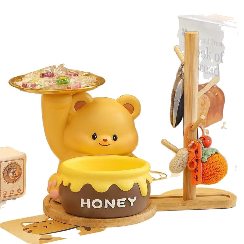 Сладко мече – държач за ключове за входното антре, синтетична смола, модерен минималистичен стил, картонена опаковка