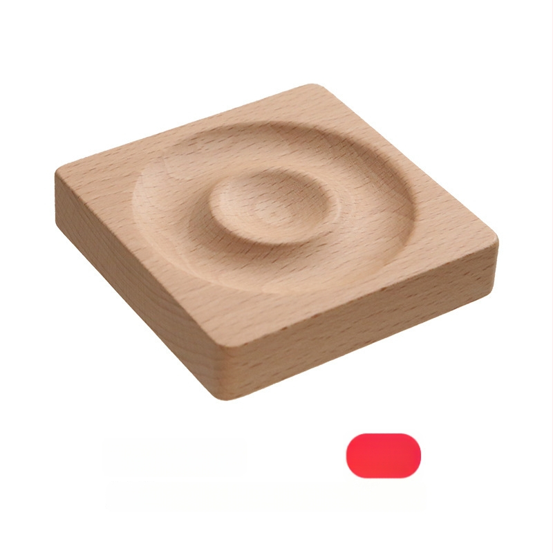 Karkötő kiállító állvány – masszívfa konstrukció, kétszintű, művészi stílus