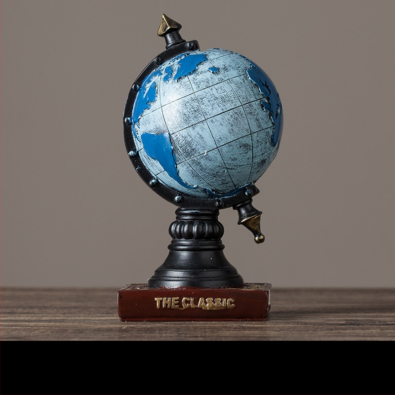 Nudažytas dervos globus – retro stiliaus interjero dekoras gyvenamajam kambariui