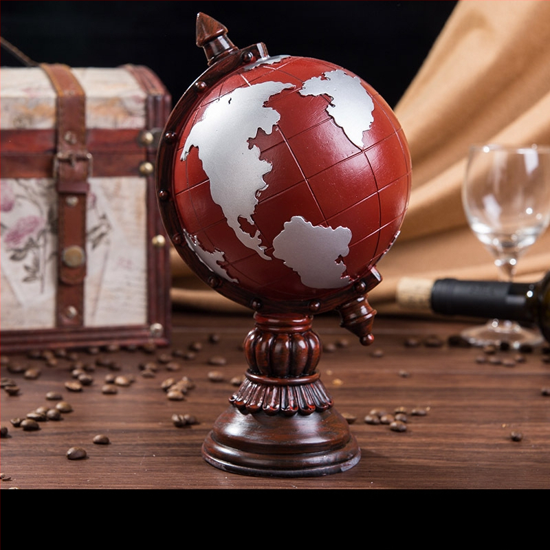 Nudažytas dervos globus – retro stiliaus interjero dekoras gyvenamajam kambariui