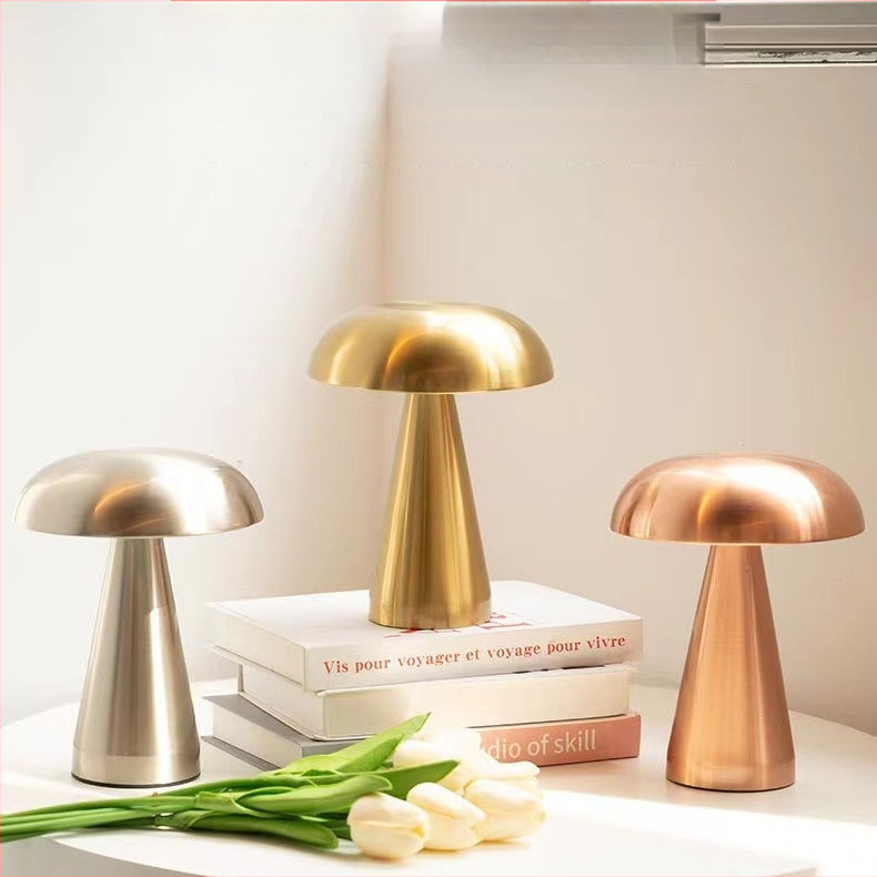 Метална настолна лампа с форма на гъба – USB зареждане, докосване за управление, нощна светлина, креативна амбиентна лампа (Mugrids, CE сертифициран)