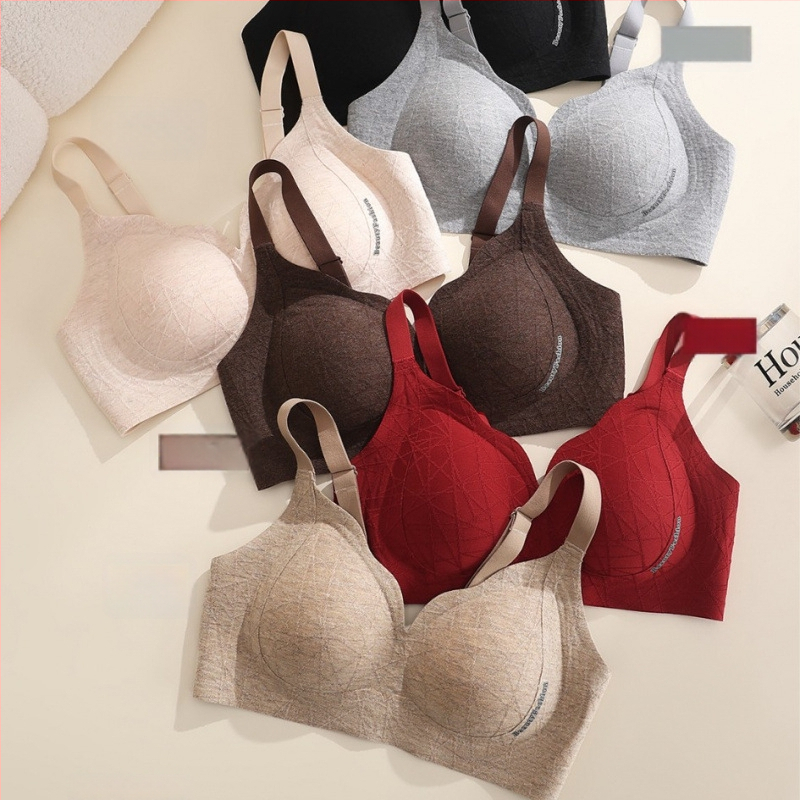 Σουτιέν χωρίς σύρμα, χωρίς ραφές, με 3/4 κάλυμμα, λεπτά μορφοποιημένα cups, σταθερές τιράντες, πίσω κούμπωμα με τρεις σειρές αγκιστριών