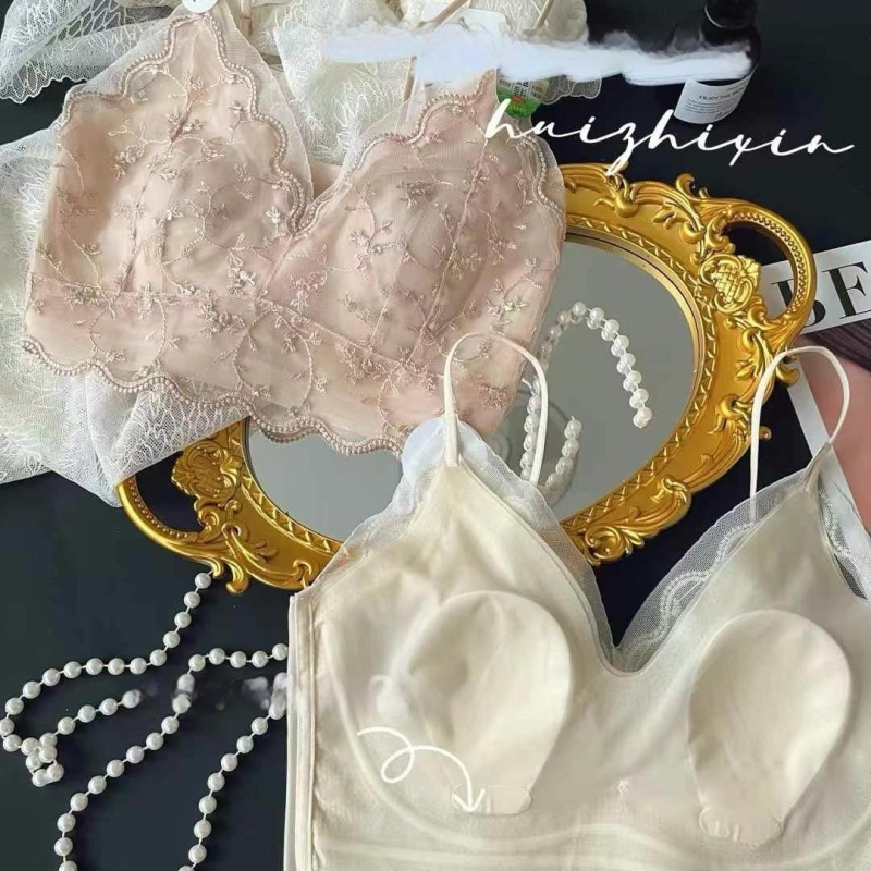 6272 Sieviešu vasaras mežģīņu krūšturis ar bezšuvju muguru, galvenais materiāls neilons, iekšējā odere kokvilna, plānas veidotas kauss, fiksētas dubultās siksnas