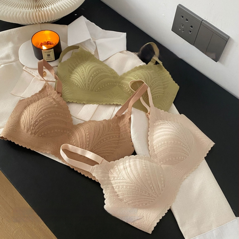 Franču mežģīņu push-up krūšturis mazam krūtīm, 3/4 kauss, plānas formētas kupas, galvenais materiāls neilons, odere spandex, fiksētas dubultās siksnas