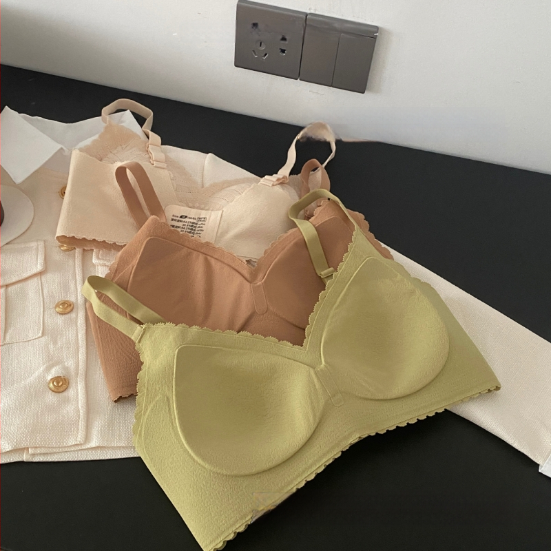 Franču mežģīņu push-up krūšturis mazam krūtīm, 3/4 kauss, plānas formētas kupas, galvenais materiāls neilons, odere spandex, fiksētas dubultās siksnas