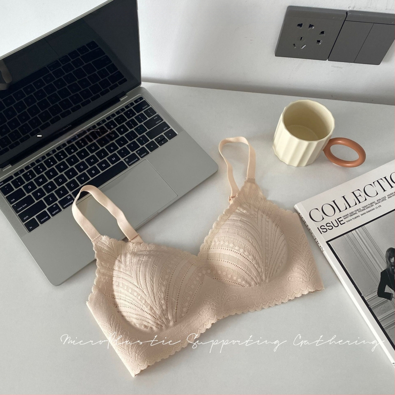 Franču mežģīņu push-up krūšturis mazam krūtīm, 3/4 kauss, plānas formētas kupas, galvenais materiāls neilons, odere spandex, fiksētas dubultās siksnas