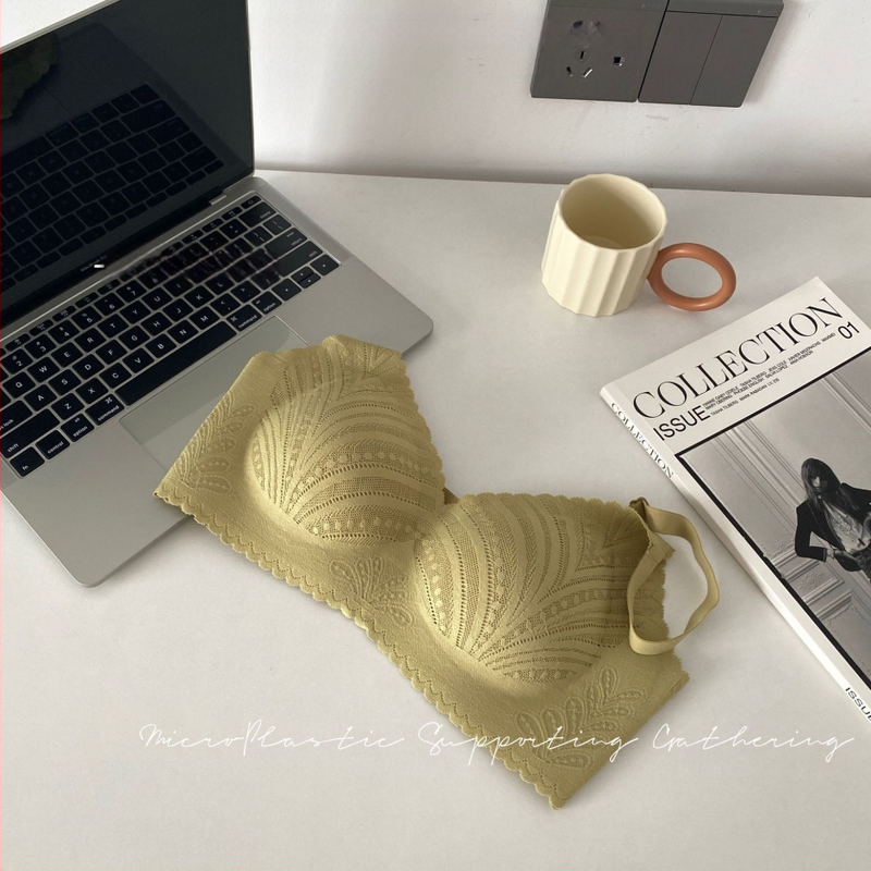 Franču mežģīņu push-up krūšturis mazam krūtīm, 3/4 kauss, plānas formētas kupas, galvenais materiāls neilons, odere spandex, fiksētas dubultās siksnas