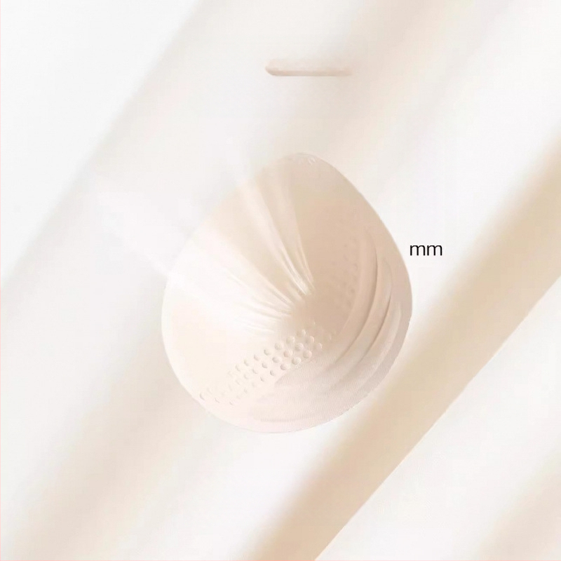 Láthatatlan, varrás nélküli melltartó, teljes kosár, vékony formázott pohárból készült párna, fő anyag nylon, bélésmodal, acélkeret nélkül, hátul négy sor kampó-zár