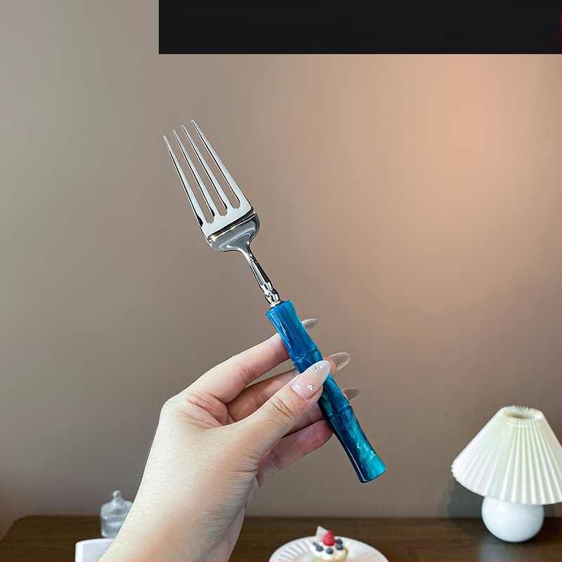 Σετ μαχαιροπίρουνων με ακρυλική λαβή από ανοξείδωτο χάλυβα 304, με μπαμπού σύνδεσμο, φινίρισμα καθρέφτη