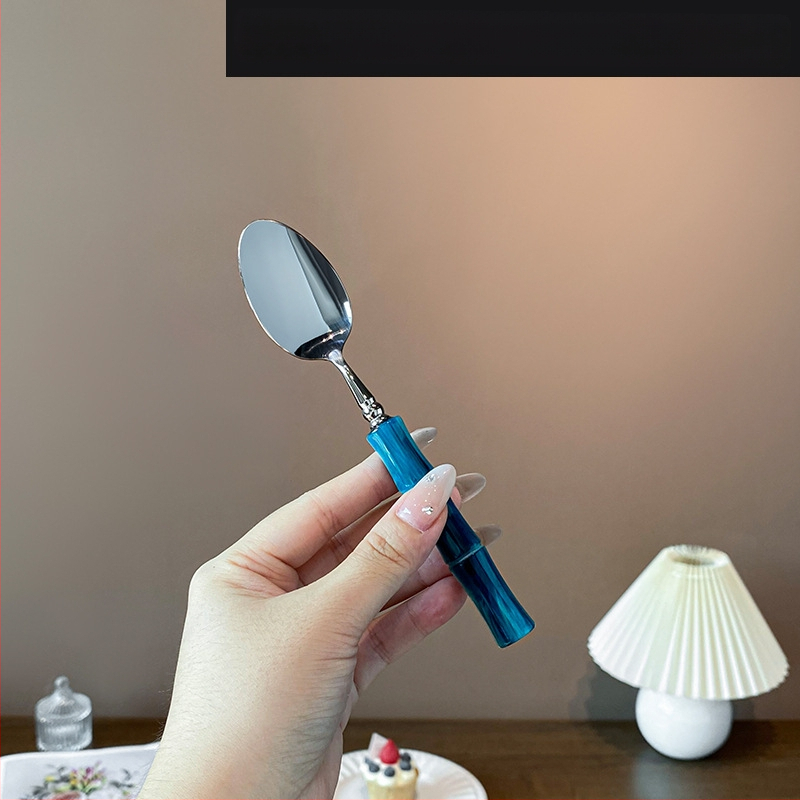 Σετ μαχαιροπίρουνων με ακρυλική λαβή από ανοξείδωτο χάλυβα 304, με μπαμπού σύνδεσμο, φινίρισμα καθρέφτη