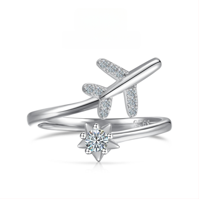 Moissanīts gredzens, 925 sudrabs, ģeometrisks dizains ar sirds‑ūdens pilienu motīvu, sievietēm viegls luksuss