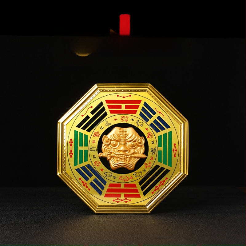 Bagua Tai Či karājas kulons ar tīģa galvu - Materiāls: koks un alumīnija plāksne; Kategorija: Bagua; Reliģija: taoisms; Neto svars: 0,14 kg; Zīmols: Jinlun Craftsmanship