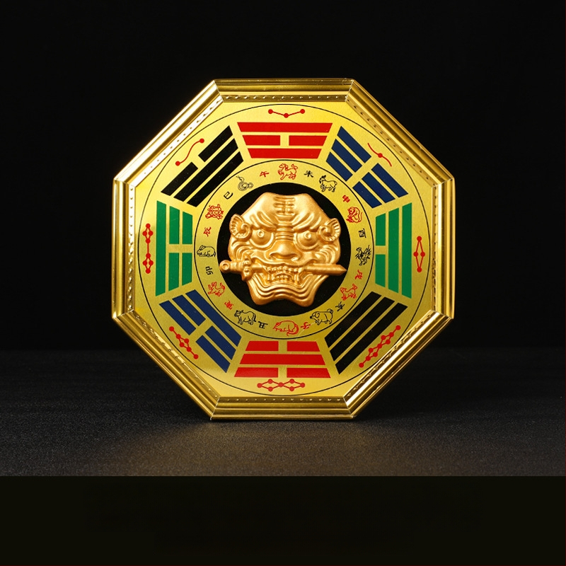 Bagua Tai Či karājas kulons ar tīģa galvu - Materiāls: koks un alumīnija plāksne; Kategorija: Bagua; Reliģija: taoisms; Neto svars: 0,14 kg; Zīmols: Jinlun Craftsmanship