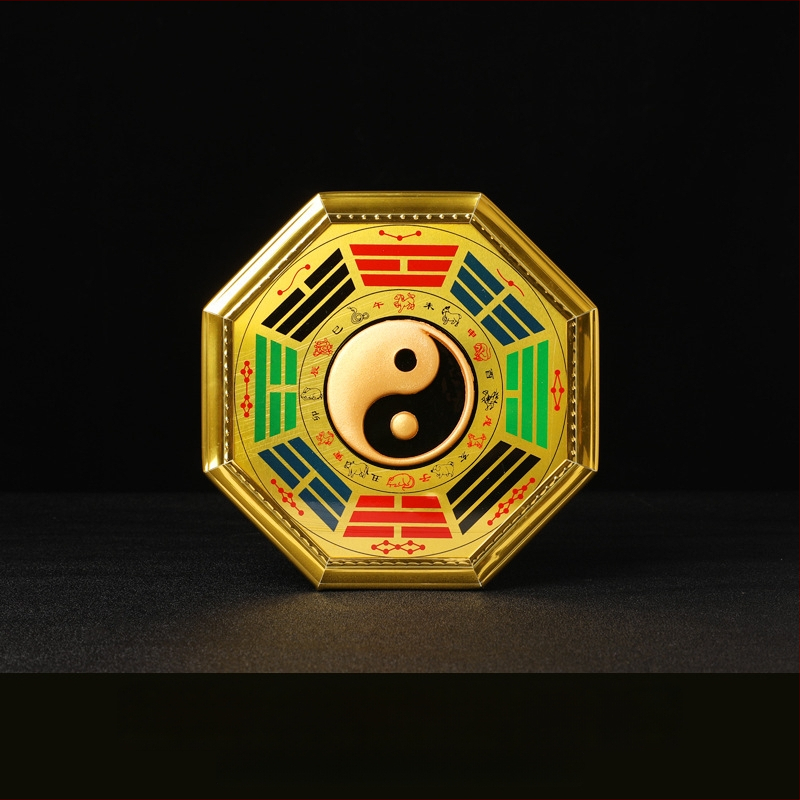 Bagua Tai Či karājas kulons ar tīģa galvu - Materiāls: koks un alumīnija plāksne; Kategorija: Bagua; Reliģija: taoisms; Neto svars: 0,14 kg; Zīmols: Jinlun Craftsmanship