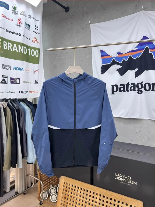 Kapucnis kültéri széldzseki UPF50+ UV-védelem, gyorsan szárad, lélegző, könnyű poliészter