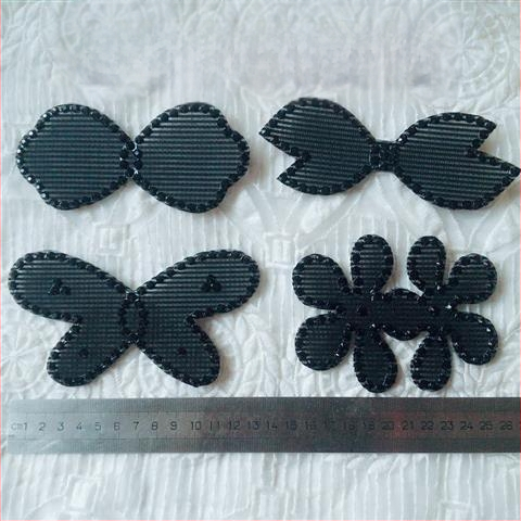 Galvas rotai ar sudraba matu patchu bangām, punktveidīgs burvīgs dizains, pavasaris 2025