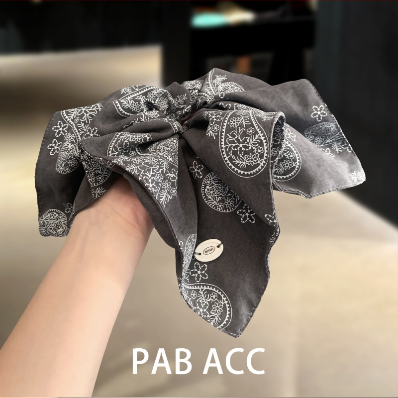 Plaukų gumelė uodegai – audinys, rankų darbas, lengvas prabangos stilius, miesto mada