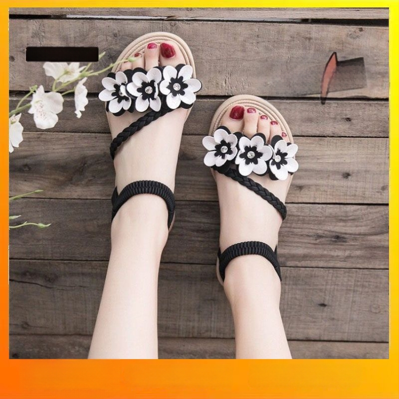 Σανδάλια με ιμές και φλοράλ διακόσμηση, κορεατικό στυλ, ανοιχτό δάχτυλο, χαμηλό τακούνι έως 3 εκ, γλατιατόρ λουριά