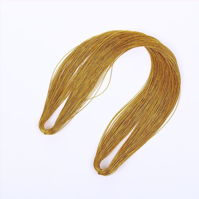 Metalinė siūlė, 8 gijų pluoštas, apvali, poliesteris, skirta pakabinamoms etiketėms ir dovanų įvyniojimui, blizganti