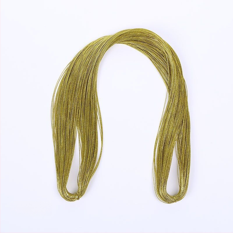 Metalinė siūlė, 8 gijų pluoštas, apvali, poliesteris, skirta pakabinamoms etiketėms ir dovanų įvyniojimui, blizganti