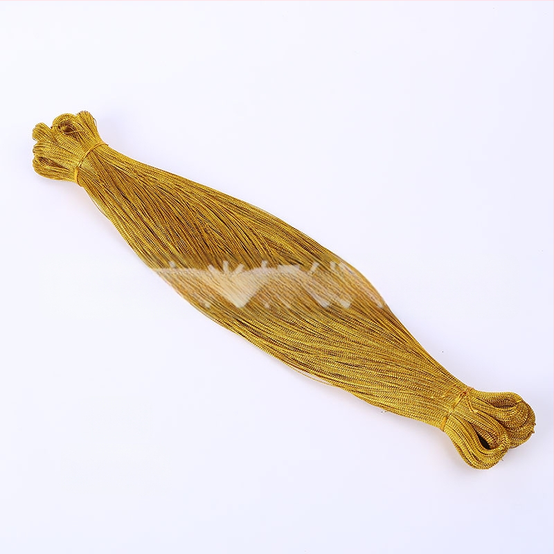 Metalinė siūlė, 8 gijų pluoštas, apvali, poliesteris, skirta pakabinamoms etiketėms ir dovanų įvyniojimui, blizganti