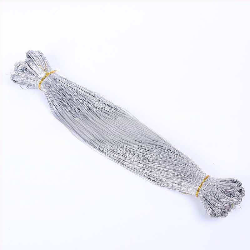 Metalinė siūlė, 8 gijų pluoštas, apvali, poliesteris, skirta pakabinamoms etiketėms ir dovanų įvyniojimui, blizganti