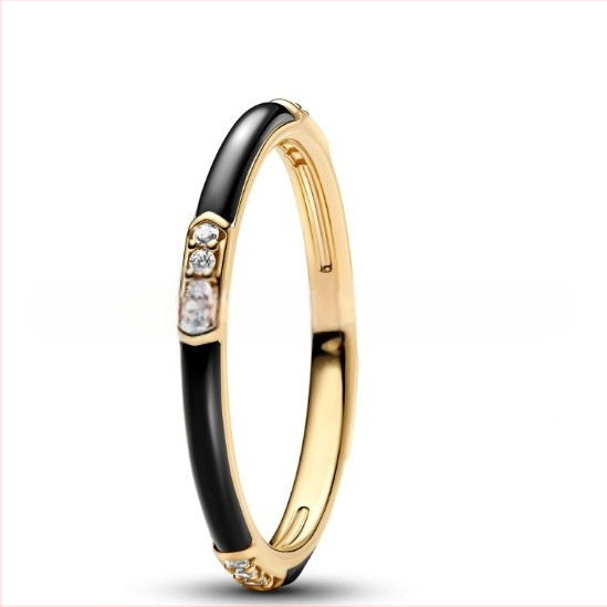 Gredzens ar persiku zieda, sirds un tauriņa motīviem — minimālistisks dizains, vara sakausējums ar sudraba pārklājumu (Tips: Gredzens; Materiāls: Vara sakausējums; Pārklājums: Sudraba pārklājums; Stils: Minimalist; Motīvi: persiku zieds, sirds, tauriņš)