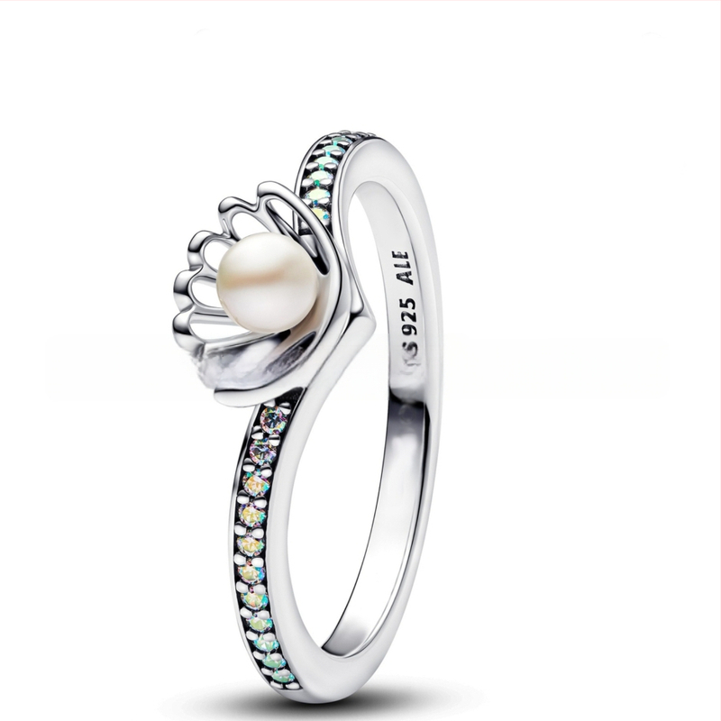 Gredzens ar persiku zieda, sirds un tauriņa motīviem — minimālistisks dizains, vara sakausējums ar sudraba pārklājumu (Tips: Gredzens; Materiāls: Vara sakausējums; Pārklājums: Sudraba pārklājums; Stils: Minimalist; Motīvi: persiku zieds, sirds, tauriņš)