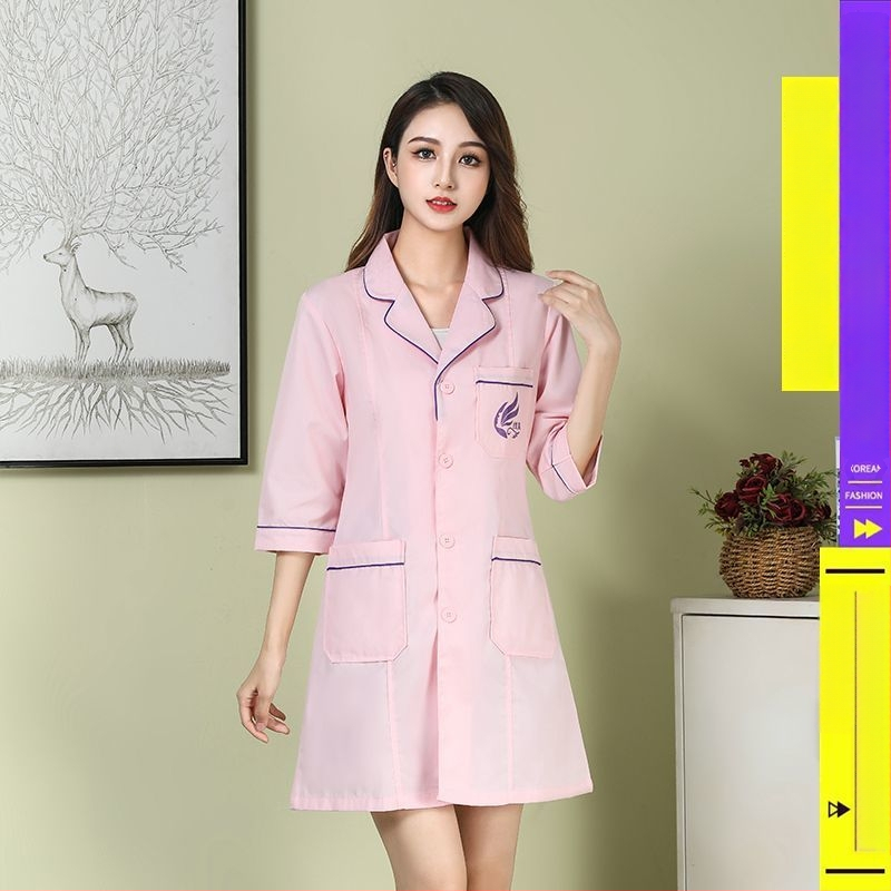 Kosmetoloģijas salonam universāla īsa darba jaka ar kažokādas apkakli, 3/4 garuma piedurknes, chenille audums ar spandex 30–50%, radiācijas aizsardzība