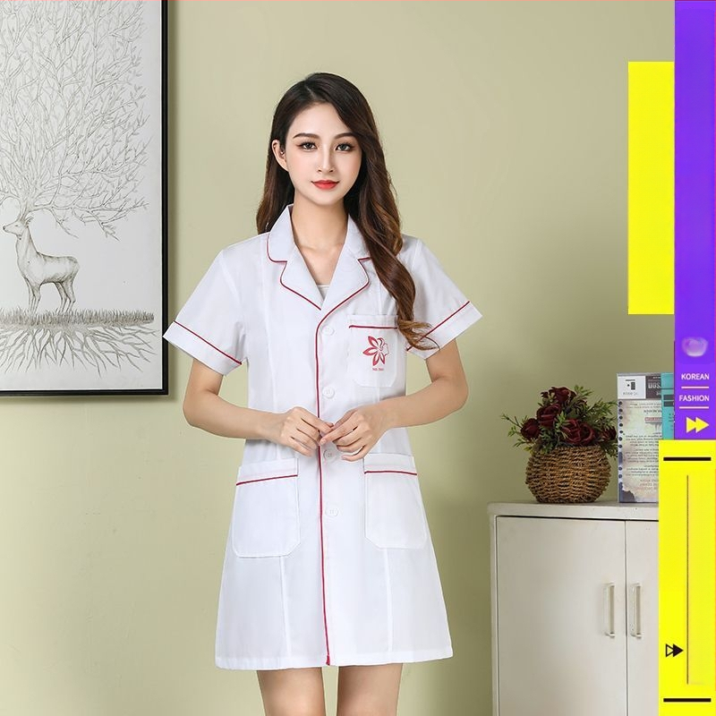 Kosmetoloģijas salonam universāla īsa darba jaka ar kažokādas apkakli, 3/4 garuma piedurknes, chenille audums ar spandex 30–50%, radiācijas aizsardzība