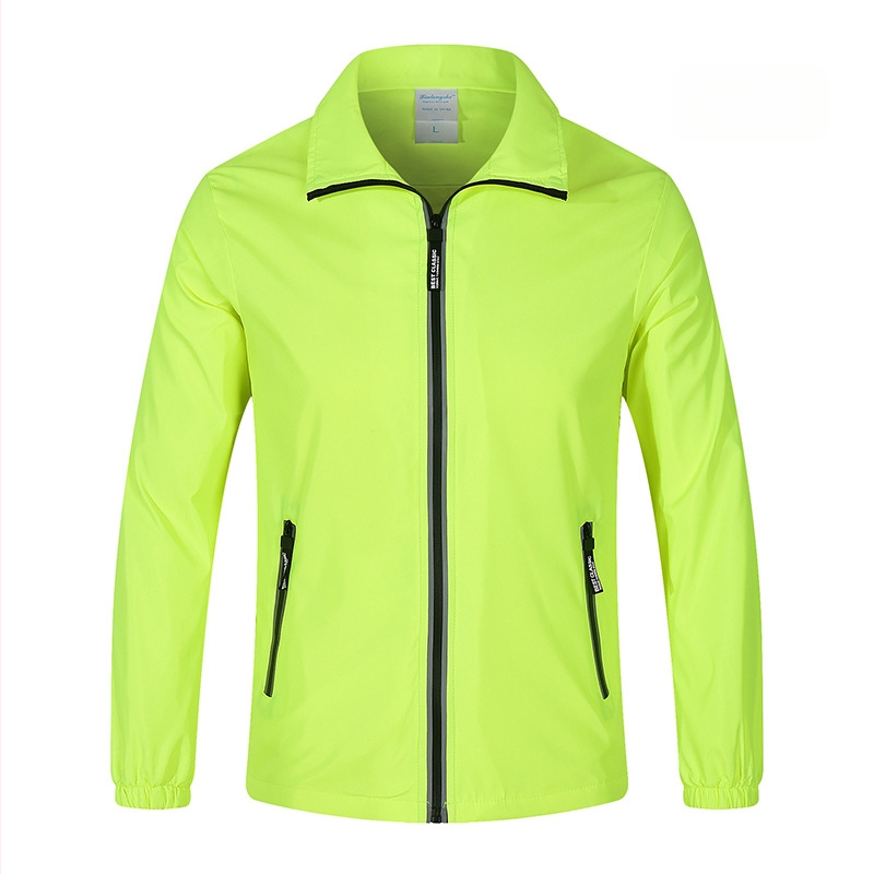 Szélvédő és vízálló kültéri munkaruha dzseki logóval és fényvisszaverő csíkkal, hosszú ujjú, gallér pile-stílusú, Hongkong-stílus, nyár 2022, felnőtt nő