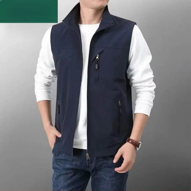 Meeste tuulekindel välivest, mitmekülgsete taskutega, kerge polüesteri kangas, külgmist taskud, sirge äär, sportlik stiil