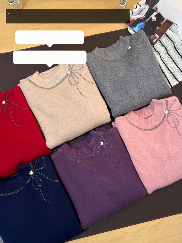 Vilnas maisījuma adīts džemperis ar kristāliem, apaļa kakla, bow-tie raksts, poliester 30–50%