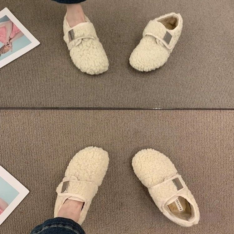 Sieviešu plakanās kurpes ar mākslīgu pūkaino apdari ārpusē un iekšpusē, Velcro aizdare, gumijas zole, zems papēdis