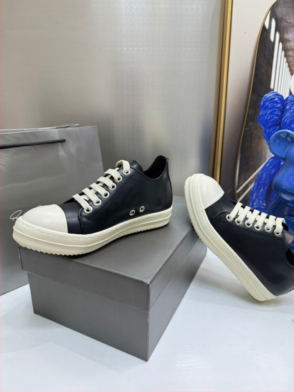 Unisex nahast tossud, madal profiil, paksu kummist tallaga, nööriga kinnituvad