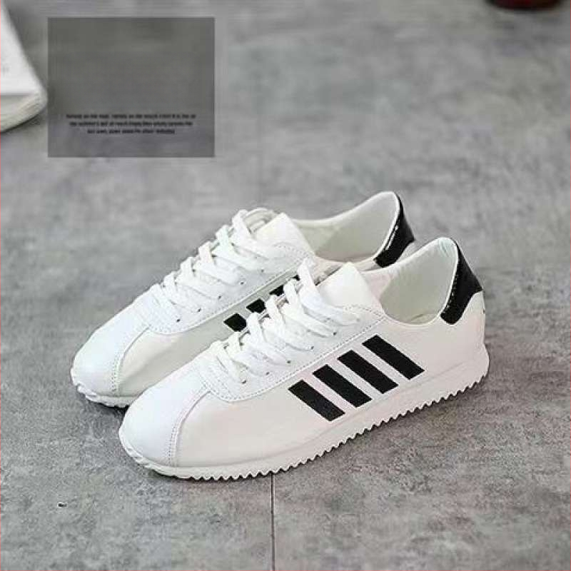 Sneakers no mikrofibra ādas, elpojošas, vidēja augšdaļa, elastīgā aizdare