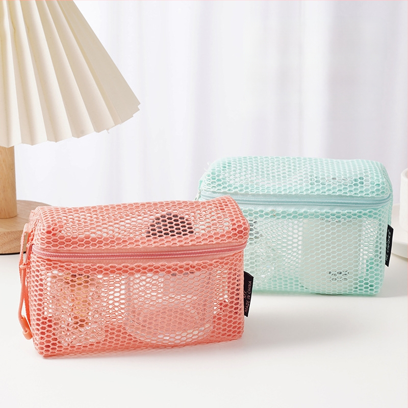 Kosmētikas soma ar trīsdimensionālu režģu dizainu, kubveida forma, poliestera materiāls, portatīva ceļojumiem (Modelis D072)