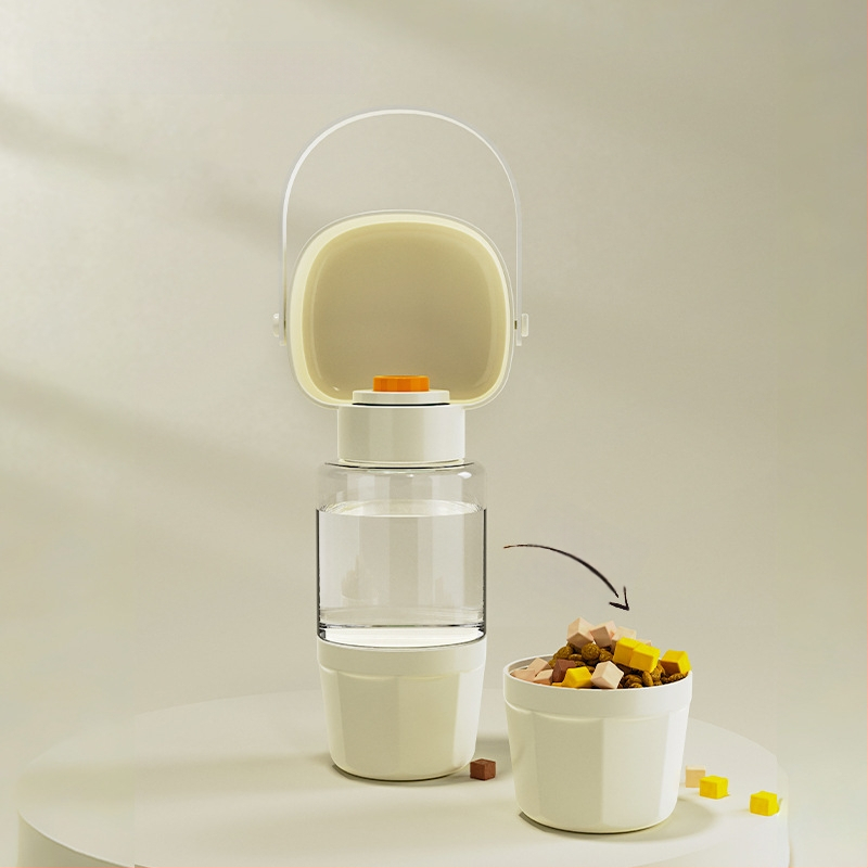 Portatīvā suņu ūdens pudele ar iekļauto krūzi un divfunkcionālu atdalāmo nodalījumu ūdenim un barībai (PP+PC; 50 gab./kaste; Mājas dzīvnieku barošanas rīki)