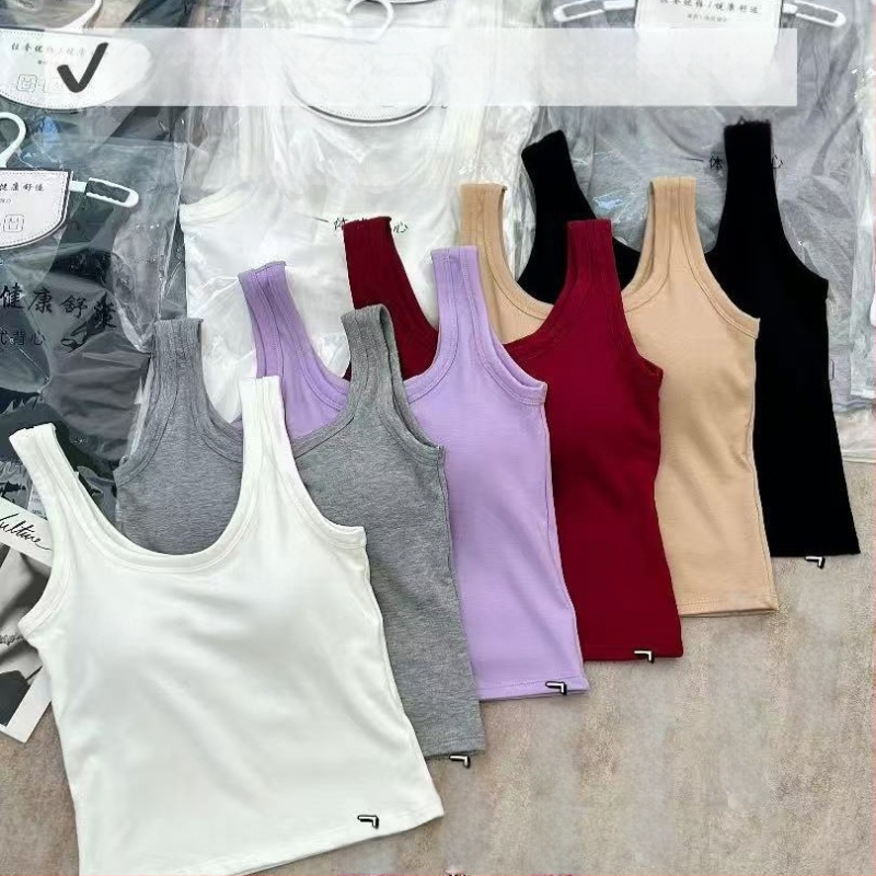 Kremlik ar iebūvētām krūšu spilventiņiem, pūkains kokvilnas audums, 70-80% kokvilnas, 201-250 g/m2 biezums, apaļš kakls, sling stils, rudens 2025