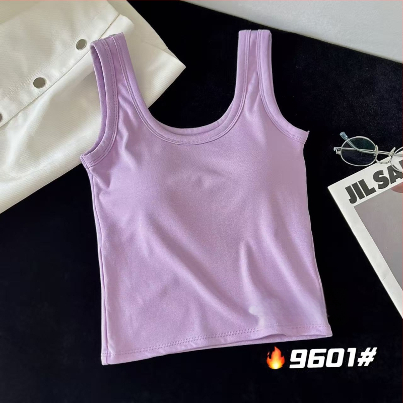 Kremlik ar iebūvētām krūšu spilventiņiem, pūkains kokvilnas audums, 70-80% kokvilnas, 201-250 g/m2 biezums, apaļš kakls, sling stils, rudens 2025