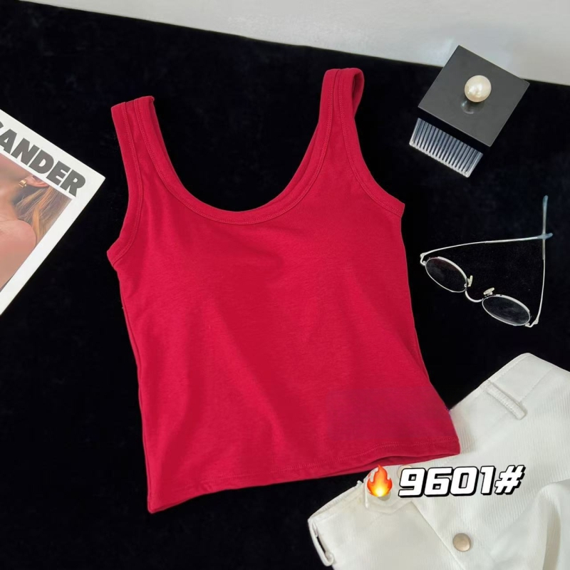 Kremlik ar iebūvētām krūšu spilventiņiem, pūkains kokvilnas audums, 70-80% kokvilnas, 201-250 g/m2 biezums, apaļš kakls, sling stils, rudens 2025