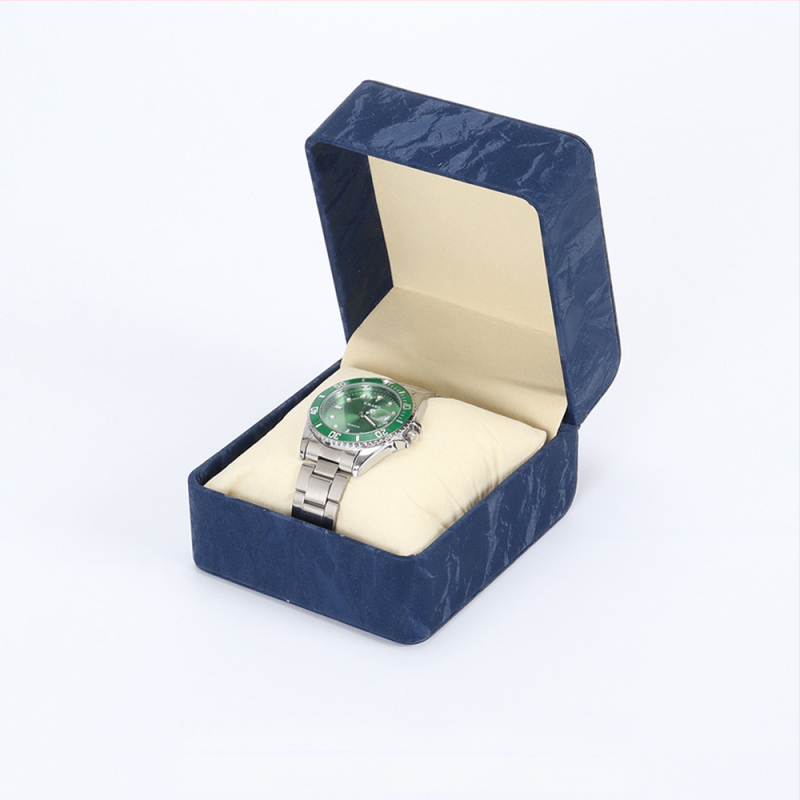 PU nahast kellakarp – kellade väljapanekukarp, pakkekarp, vee lainete muster