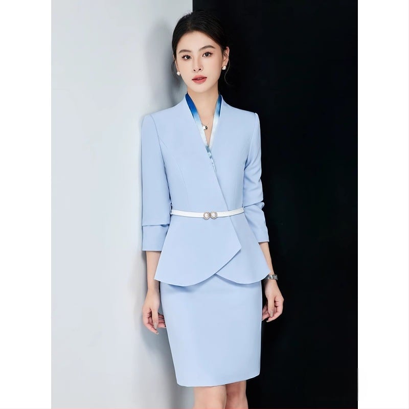 Sieviešu divdaļīgs biroja kostīms, rudens 2024, poliestera audums, 90–95% poliestera šķiedras, midi svārki, garas piedurknes