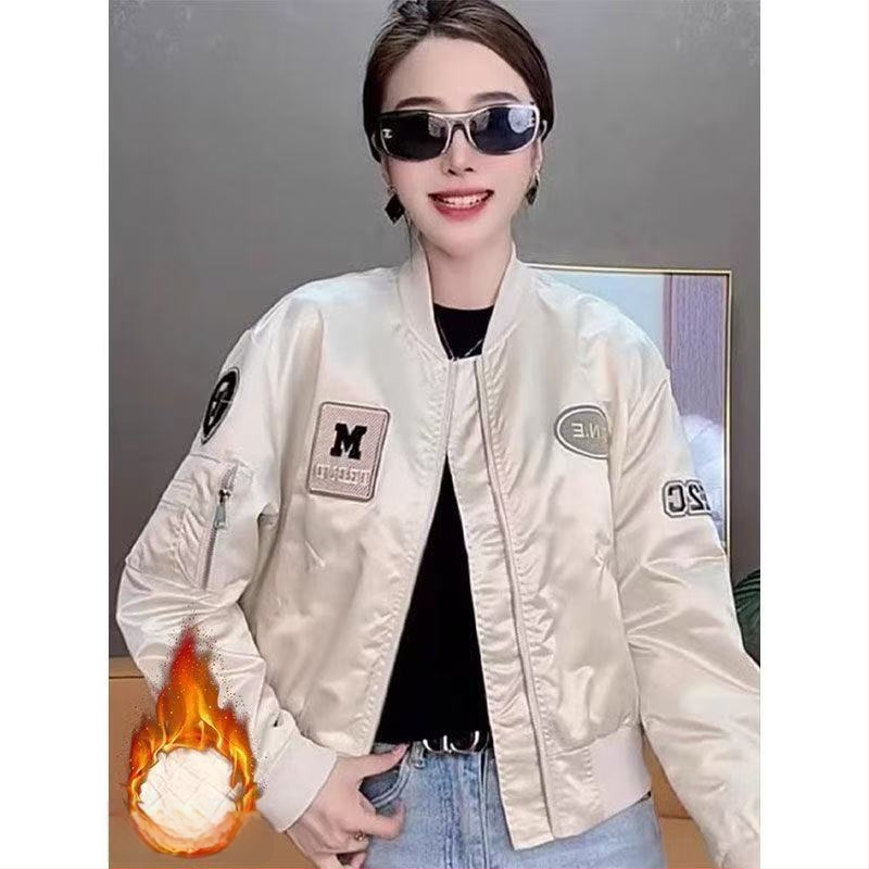 Sieviešu quiltēta bomber jaka amerikāņu stilā, īss griezums, stāvošs apkakle, rāvējslēdzējs, poliesters, patchwork raksts