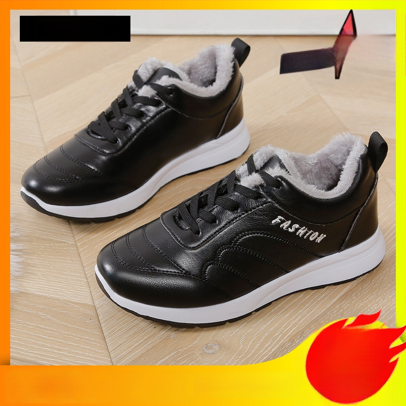 Sieviešu sporta apavi ar ādas augšdaļu un kažokādas iekšējo odai, apaļa purngala, zems papēdis 1–3 cm, šņorējami, injekcijas veidota zole